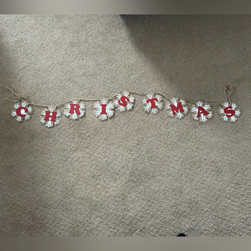 Kirklands Red and White Christmas Garland